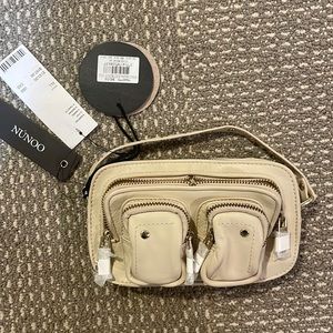 NWT - Nunoo wristlet Helena beige with gold